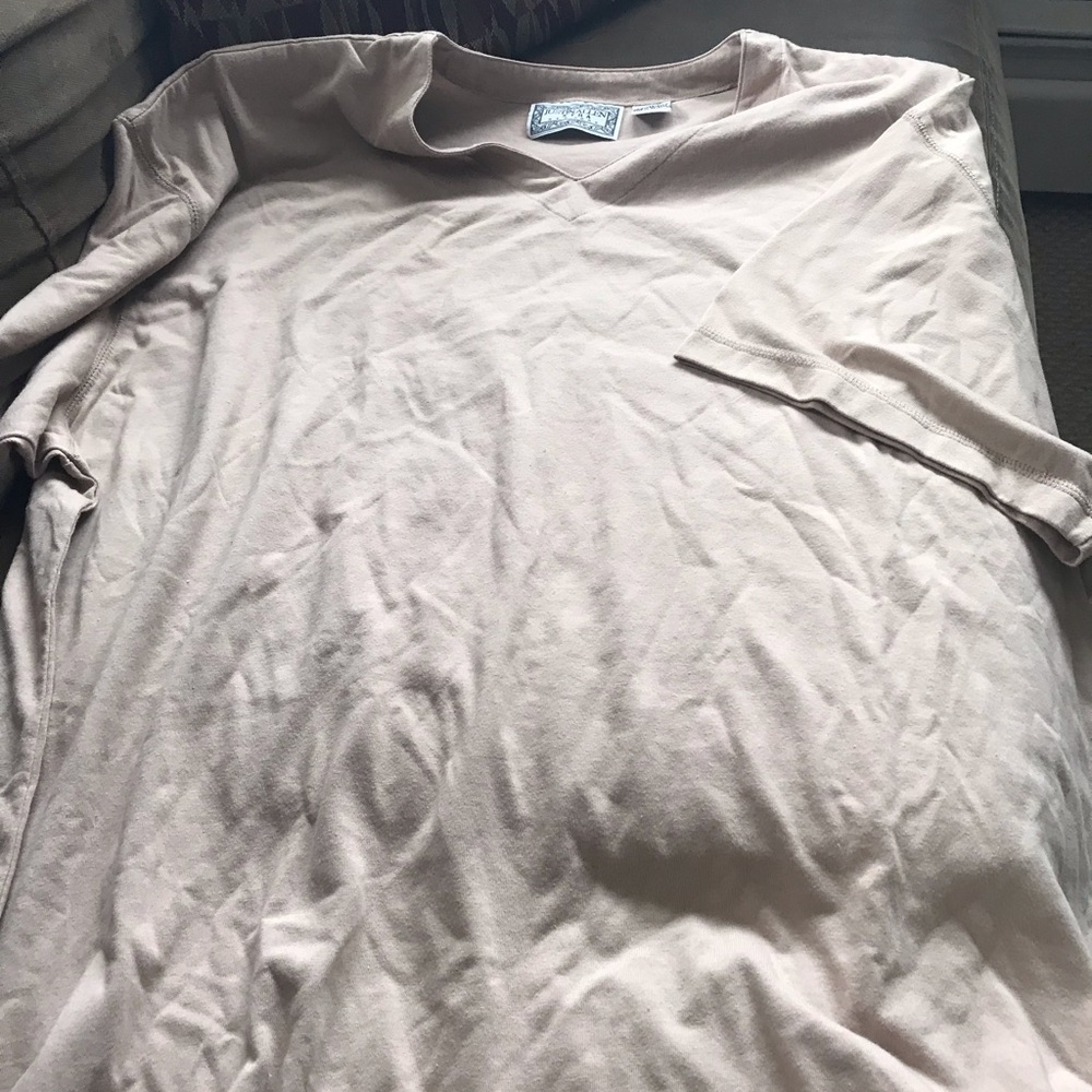 Women’s short sleeve top with shoulder pads